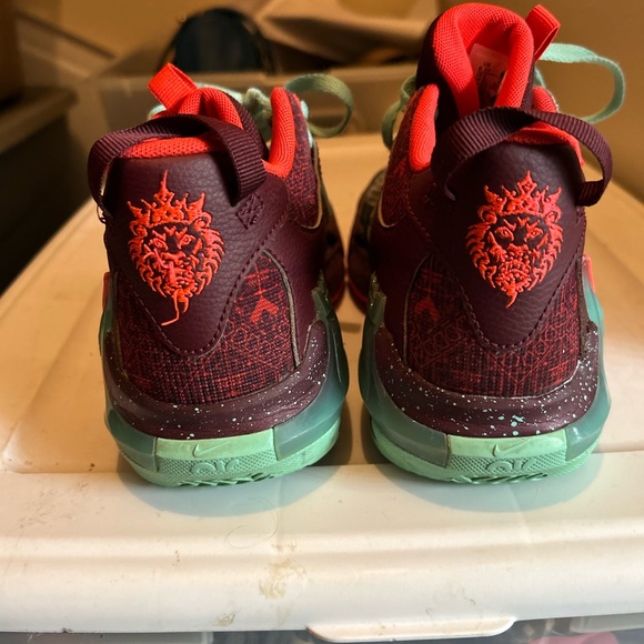 Nike Red and Mint Athletic Shoes. Crosslisted - Picture 4 of 6